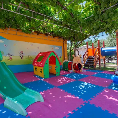 Atrium Thassos פוטוס